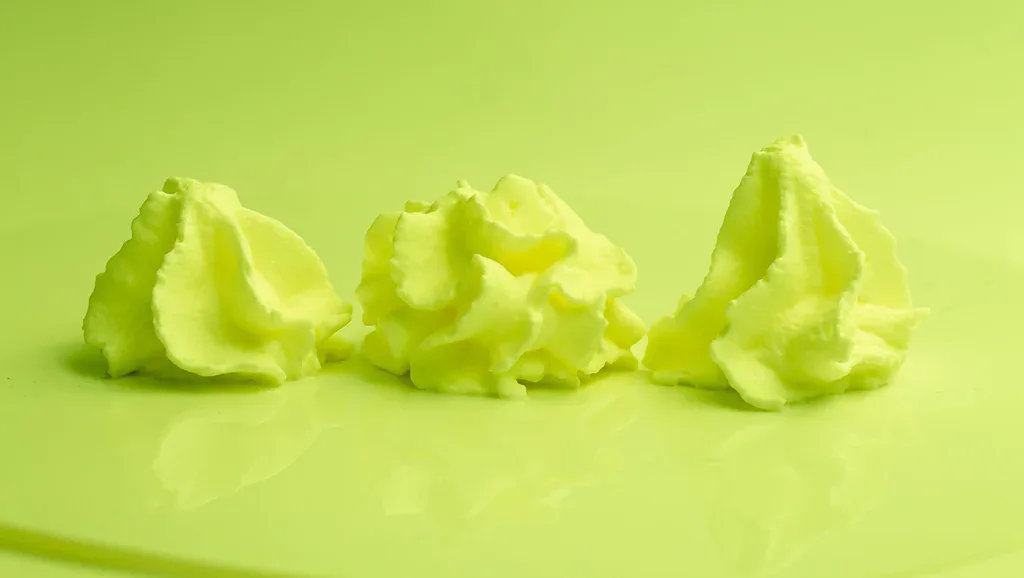 Pistachio whipped cream, airy texture, cream stability, foaming, mascarpone, professional pastry
