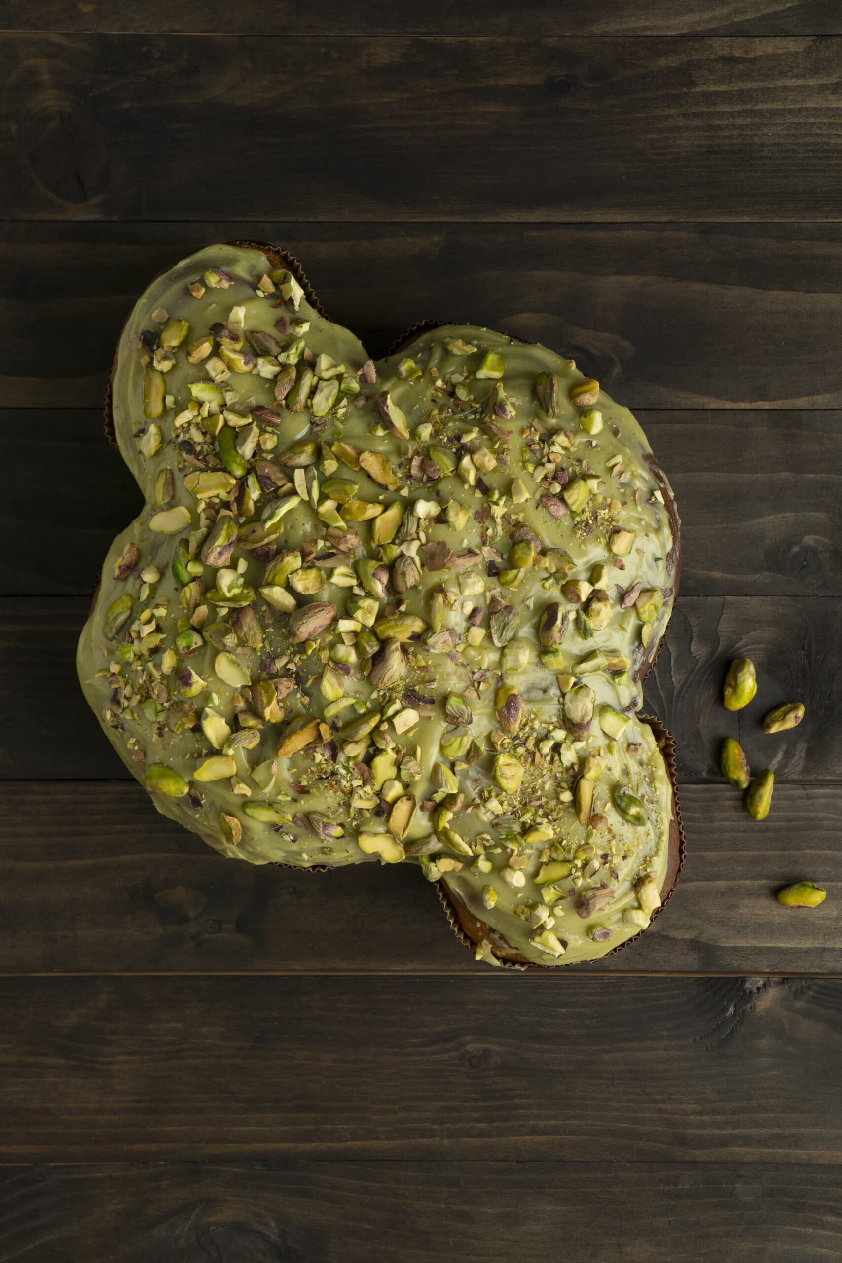Pistachio almond white chocolate crunch, crispy texture, dessert, professional pastry